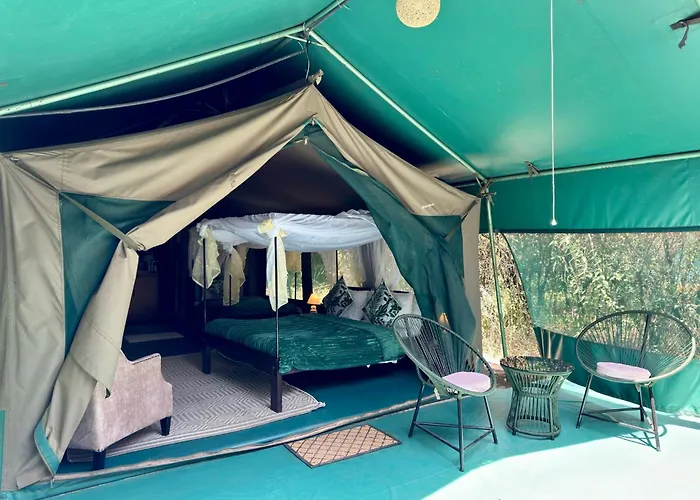 Olkinyei Mara Tented Camp