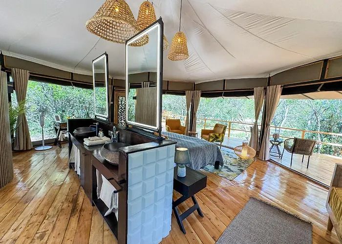 Olkinyei Mara Tented Camp
