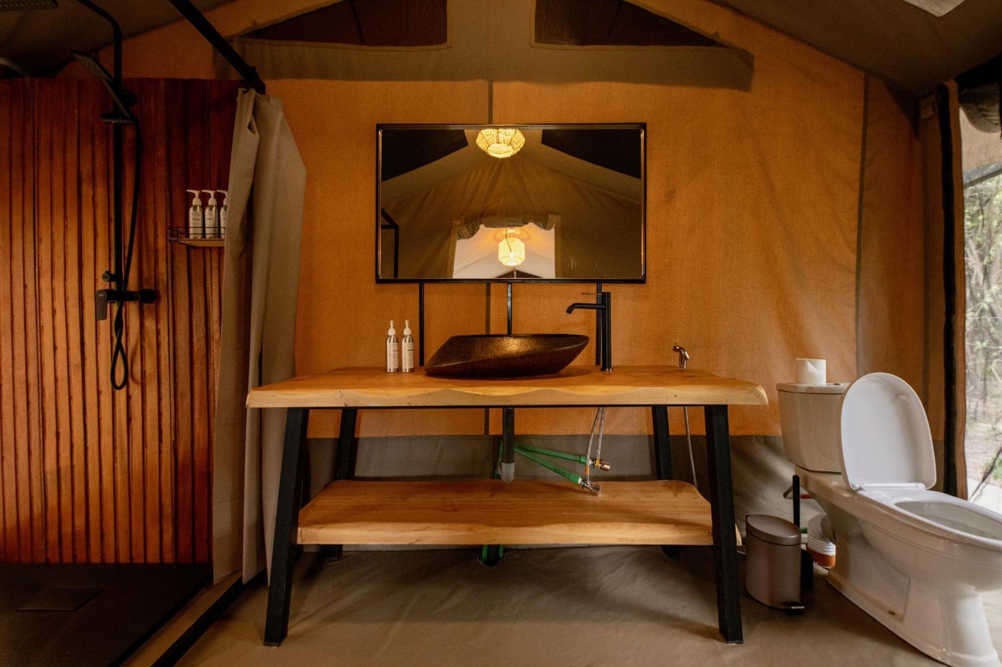 Olkinyei Mara Tented Camp Lodge