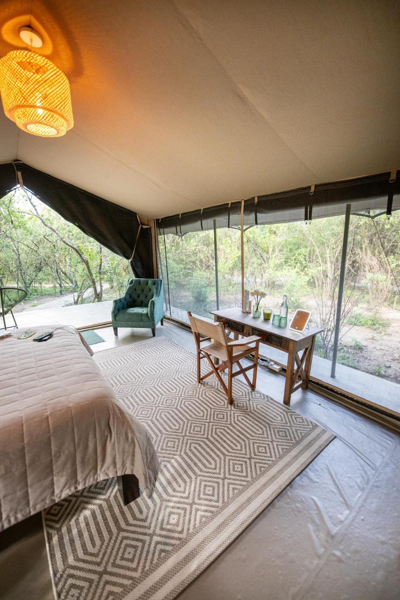 Olkinyei Mara Tented Camp Lodge