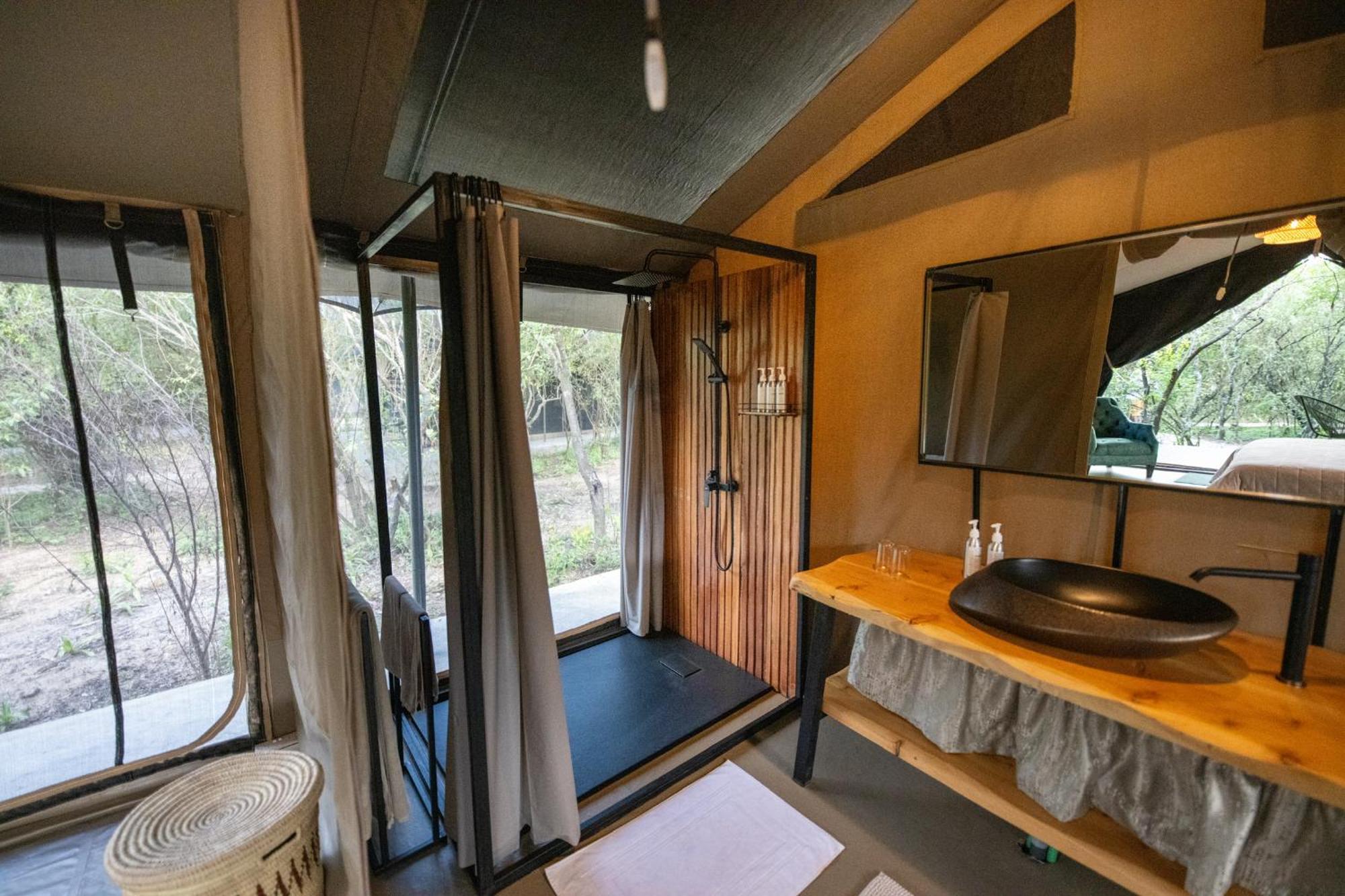 Lodge Olkinyei Mara Tented Camp Talek