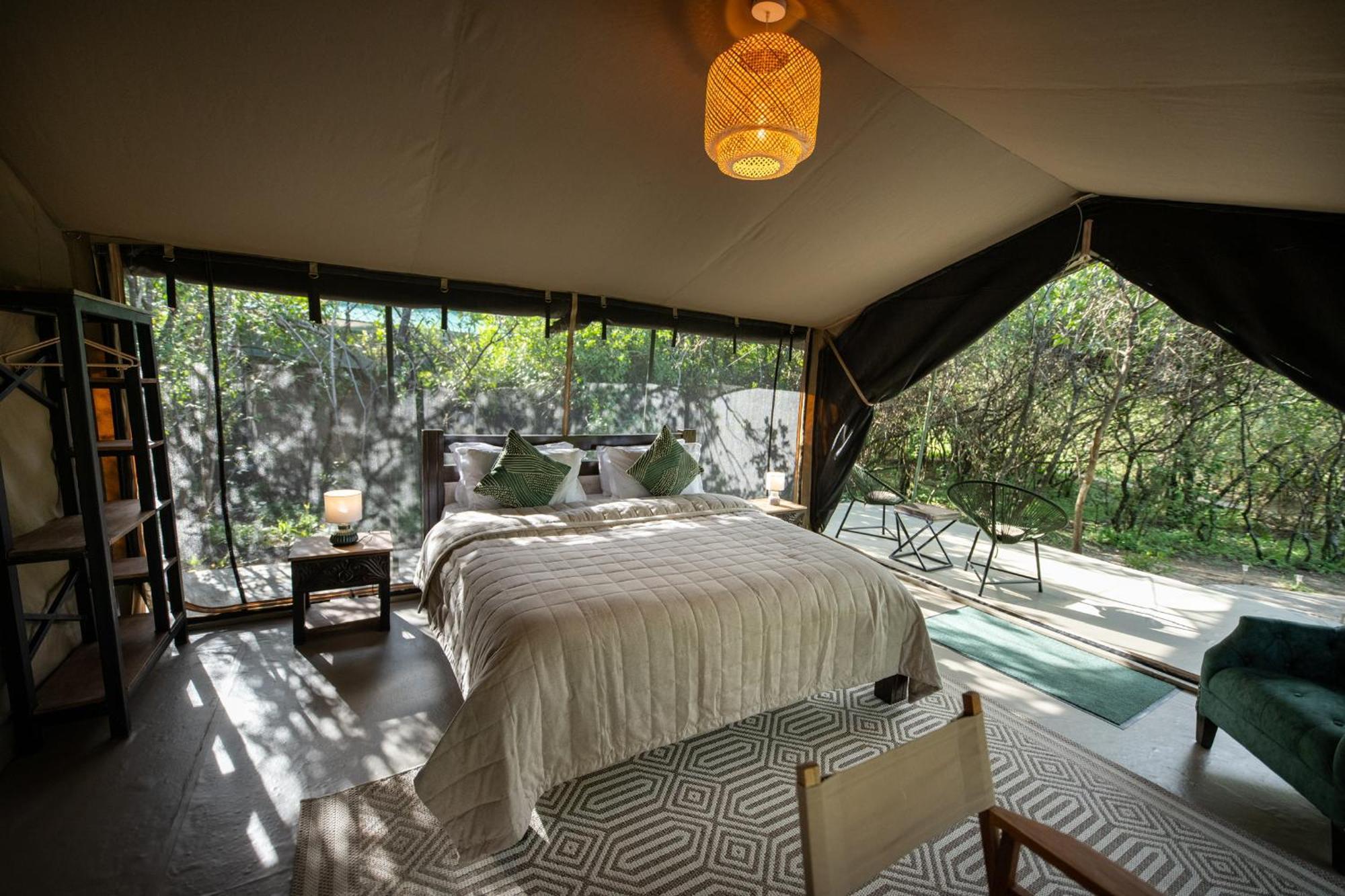 Olkinyei Mara Tented Camp *