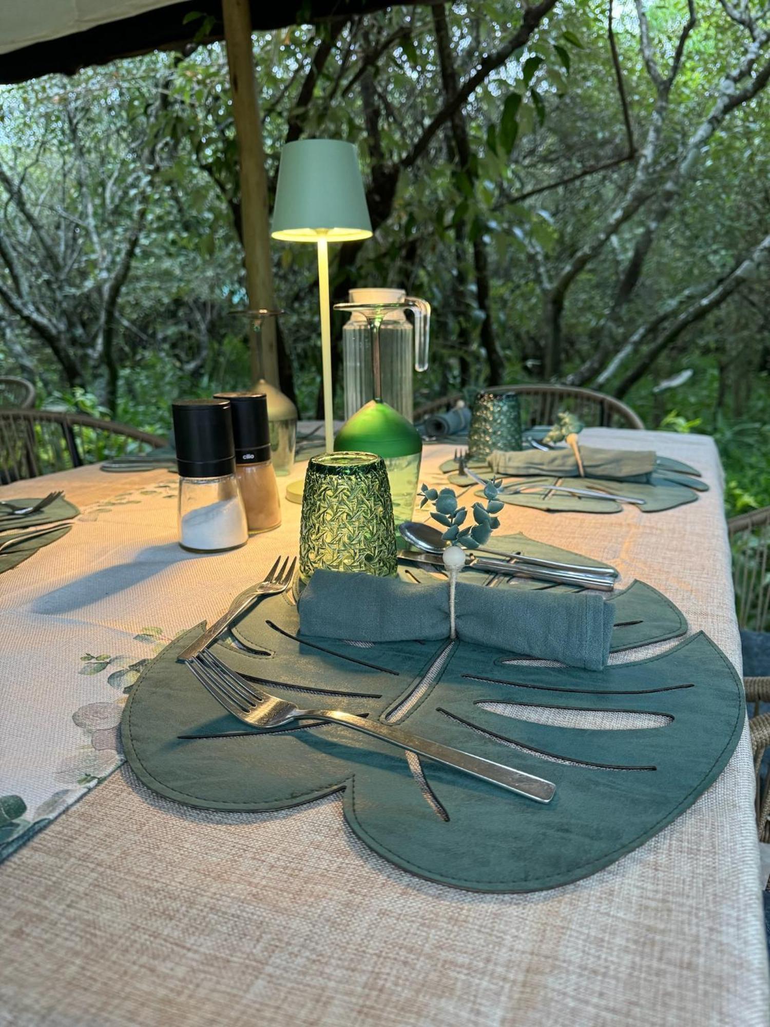 Olkinyei Mara Tented Camp Talek