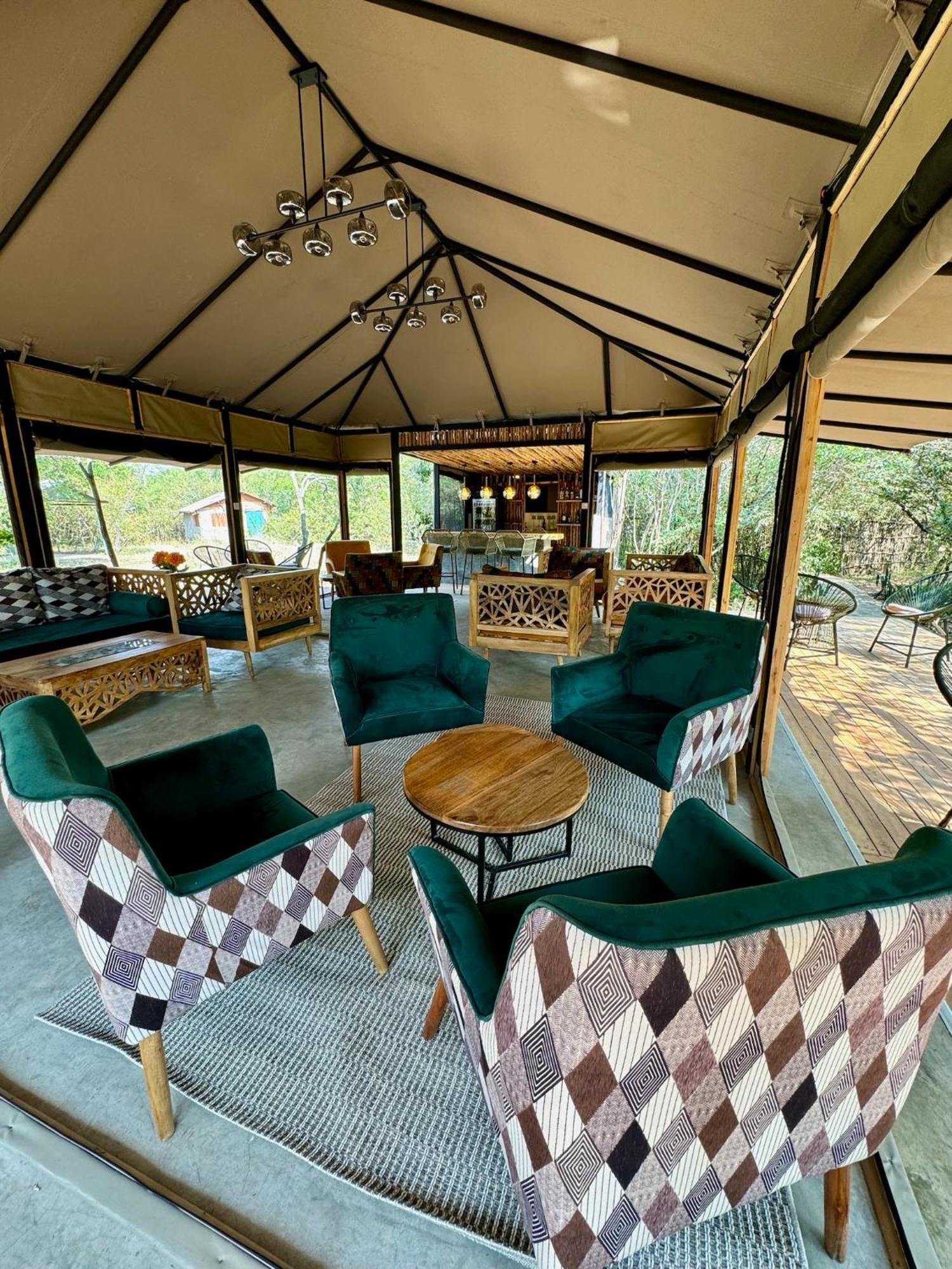 Olkinyei Mara Tented Camp *