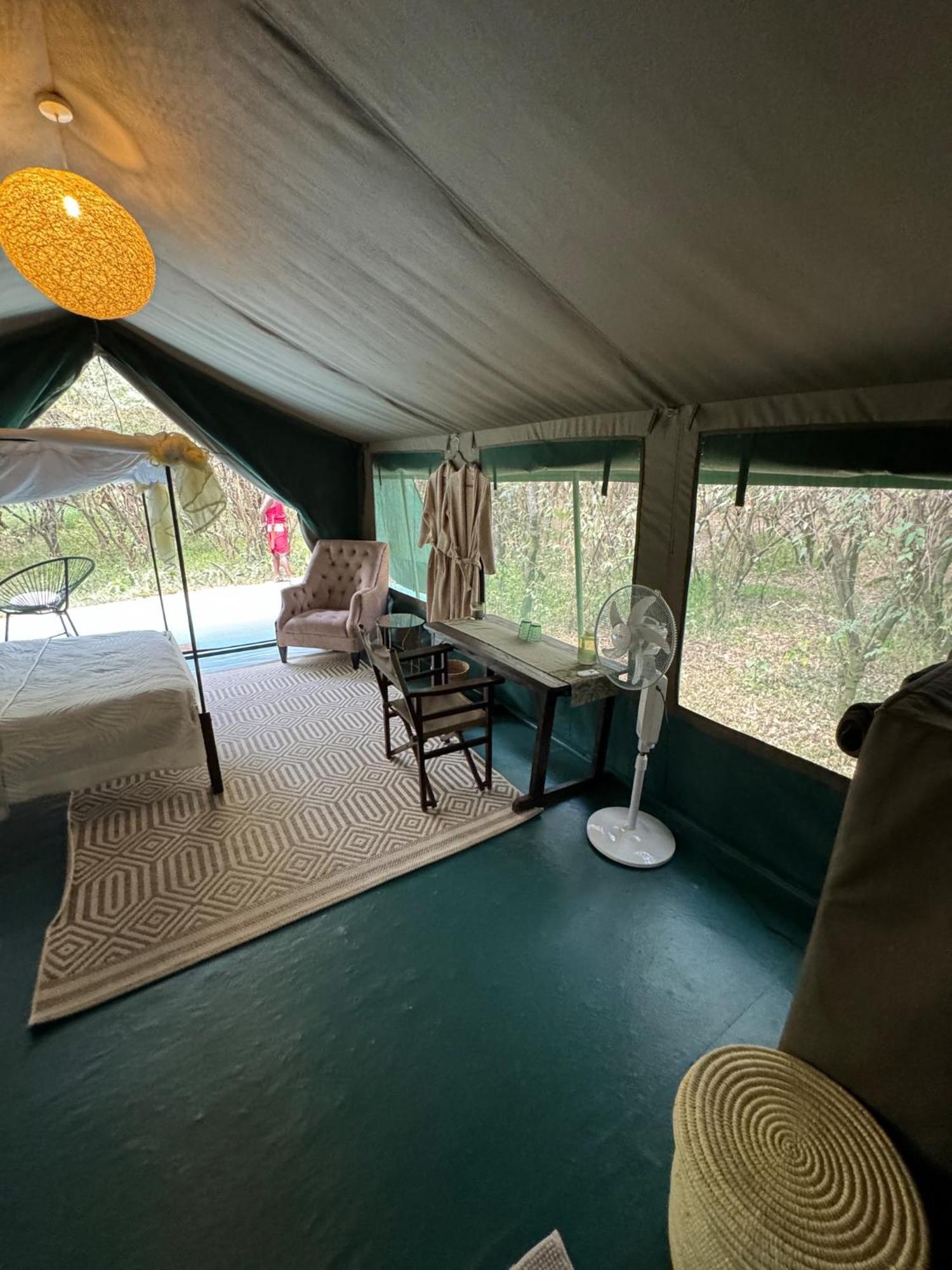 Olkinyei Mara Tented Camp *
