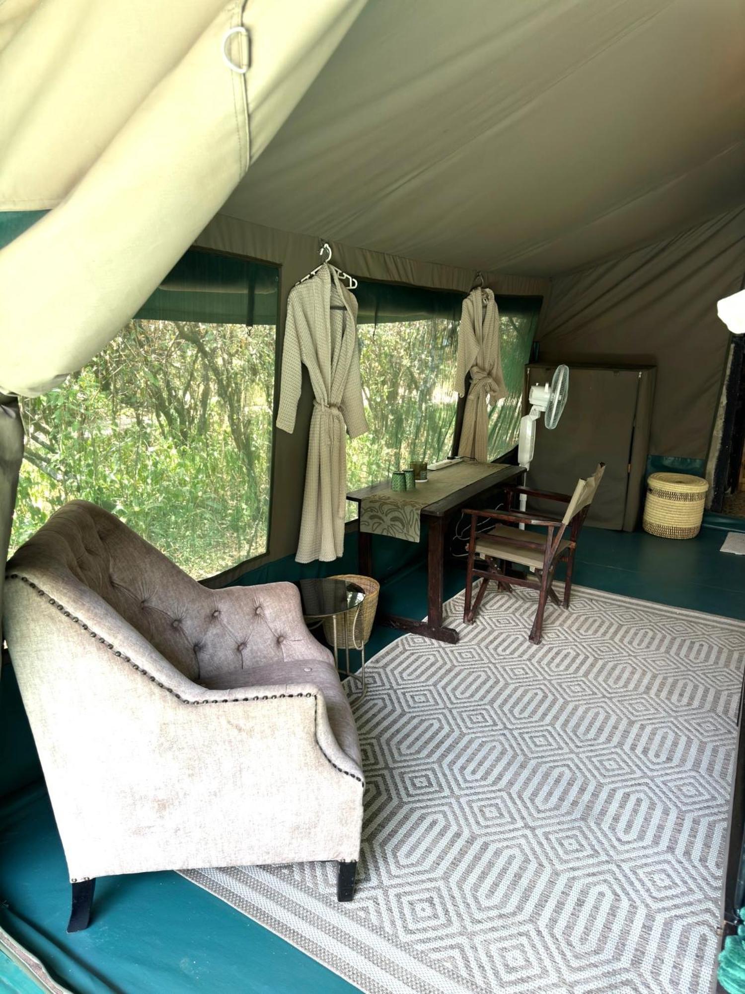 Olkinyei Mara Tented Camp * Talek