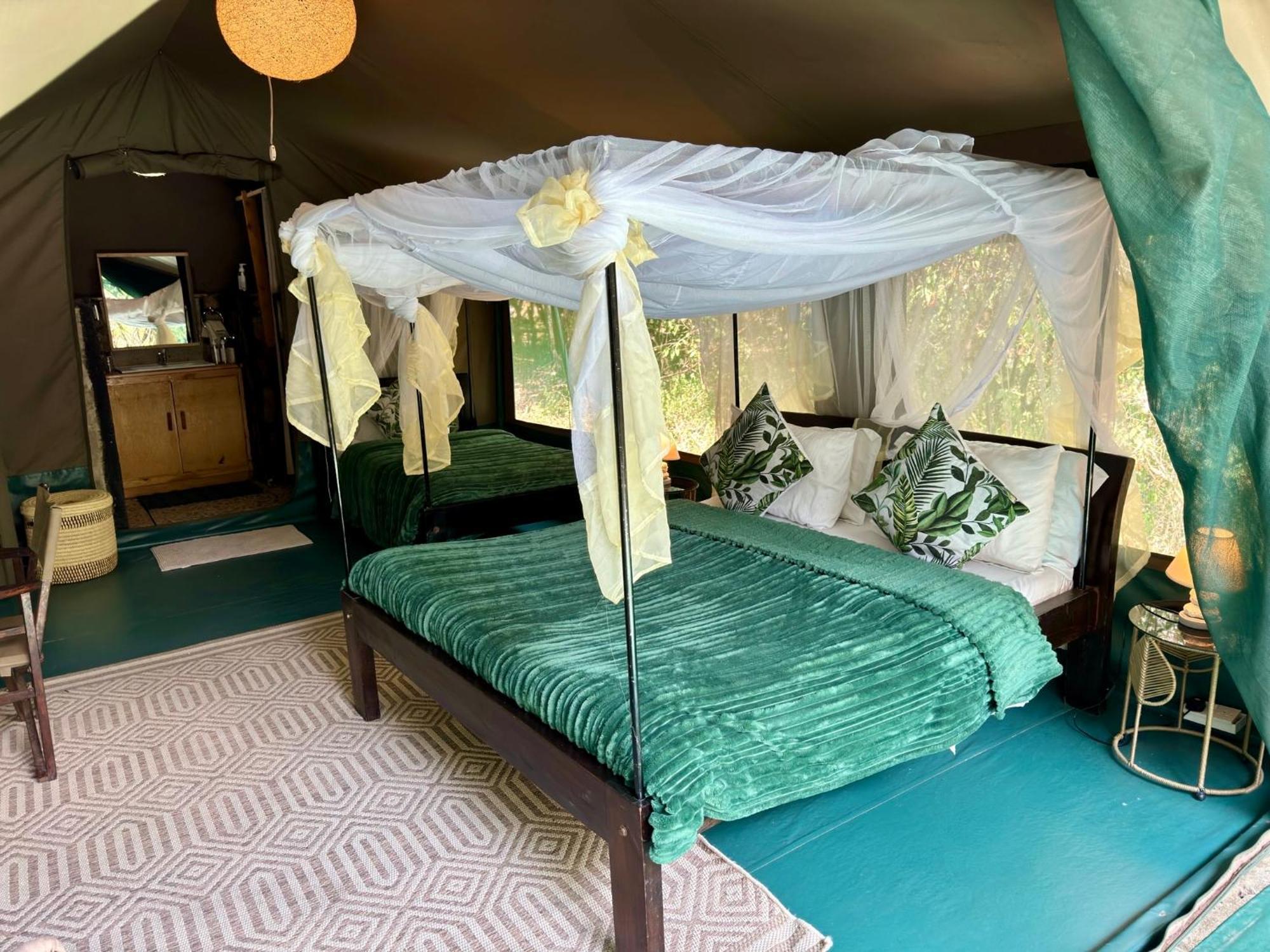 Olkinyei Mara Tented Camp Lodge *